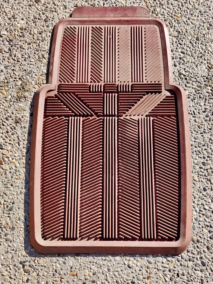 All Weather Front Car Floor Mats / Truck Mat - Red (17"x28")