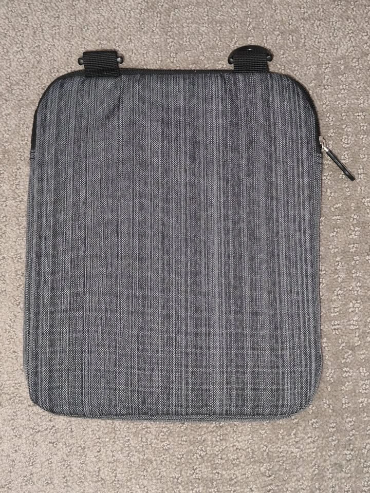 SwissGear Tablet Sleeve / Travel Bag Organizer - 8" x 10" - photo 2