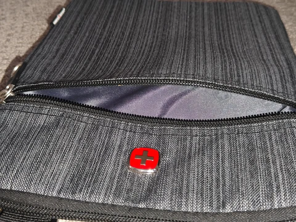 SwissGear Tablet Sleeve / Travel Bag Organizer - 8" x 10" - photo 4