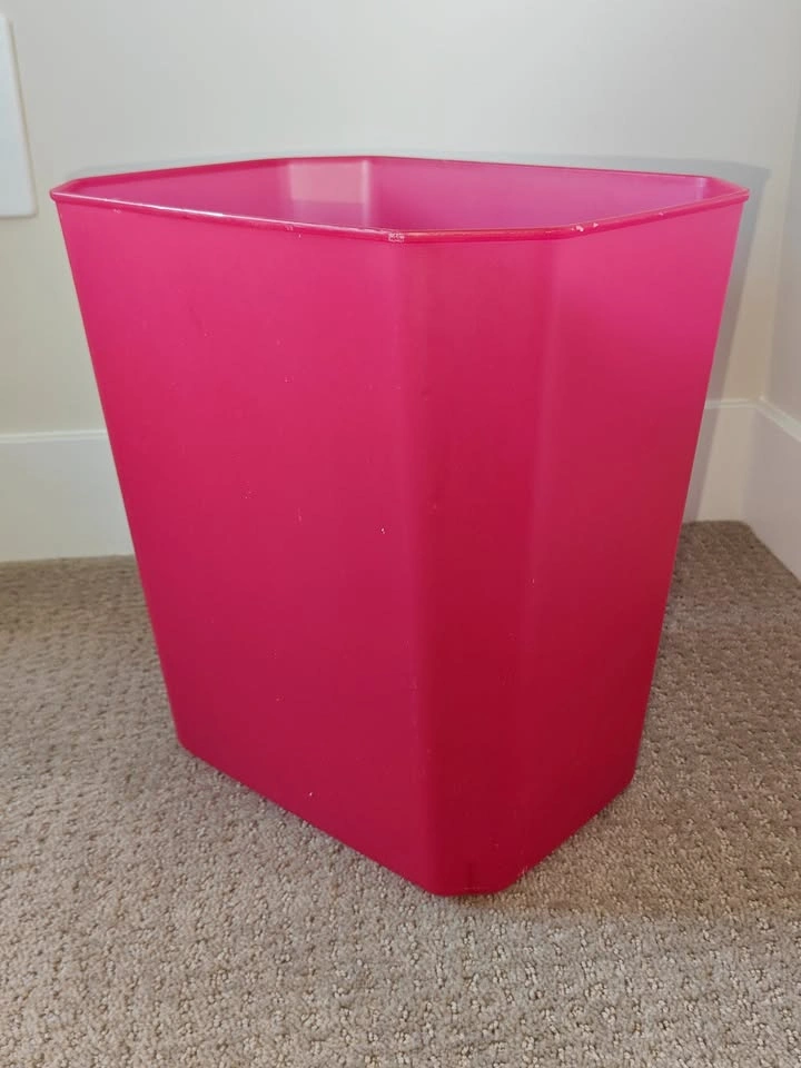 18L Red Plastic Wastebasket / Trash Bin / Garbage Can - photo 2