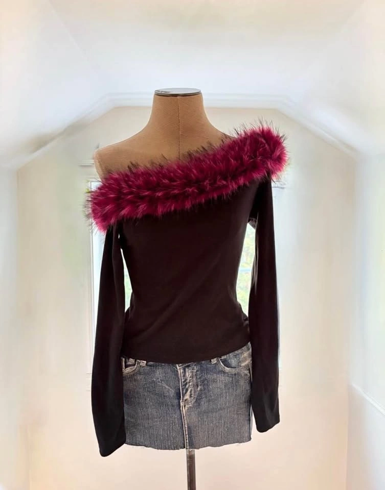 LONG SLEEVED AND FAUX FUR