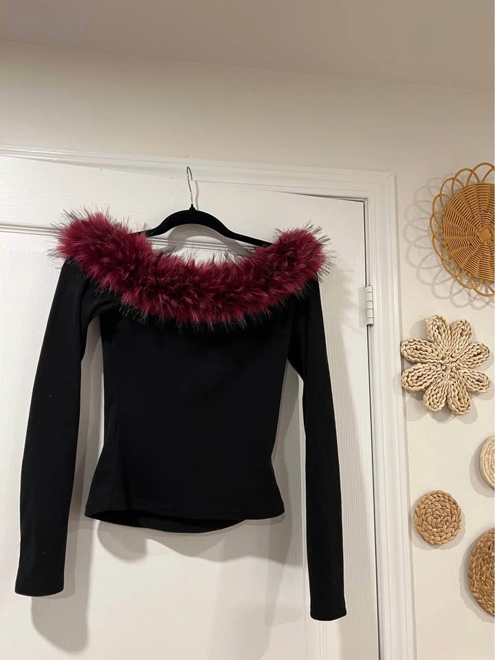 LONG SLEEVED AND FAUX FUR - photo 2