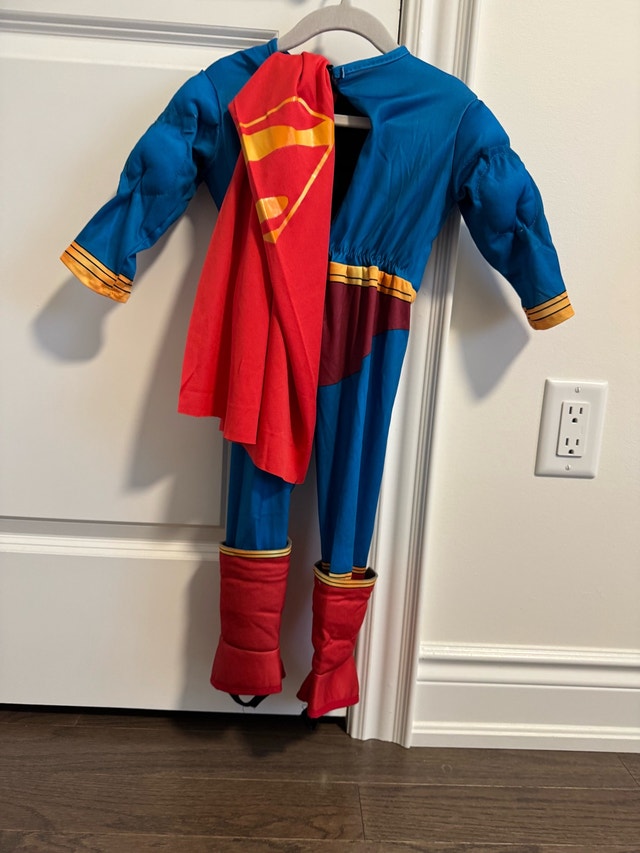 NEW superman costume 2T - photo 2