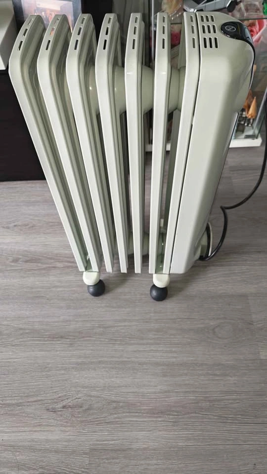 Delonghi Oil Heater - photo 2