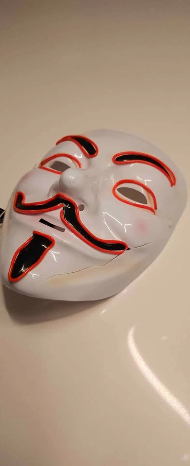 Guy Fawkes LED and non-LED masks - photo 3