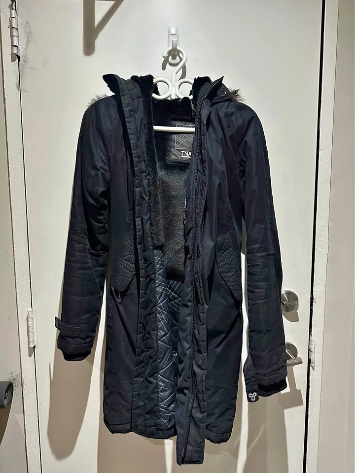 Black Long Winter Jacket - TNA Aritzia Size Small