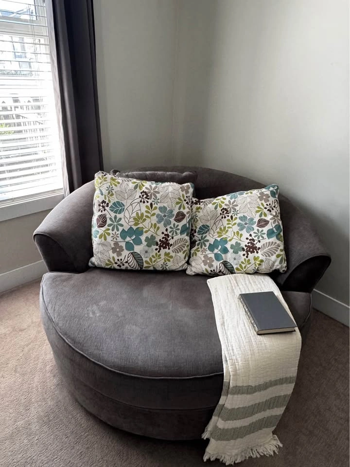 Downsizing Sale - Cuddler Chair - photo 2