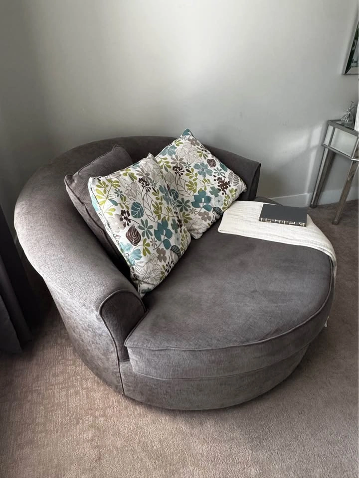 Downsizing Sale - Cuddler Chair - photo 3