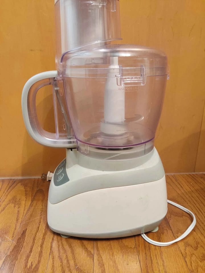 BLACK & DECKER Food Processor - photo 2