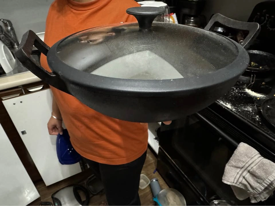 Heavy-Duty Cast Iron Kadhai + Glass Lid – Excellent Quality
