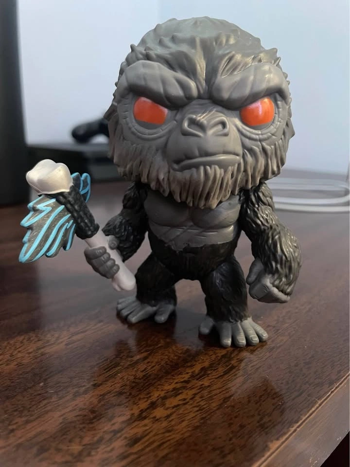Funko Pop! Movies Godzilla vs. Kong - Kong with Battle Axe #1021 - photo 2