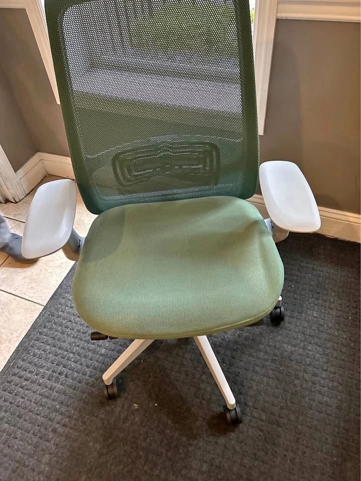 Soji Office Chair, Like New, Perfect Condition