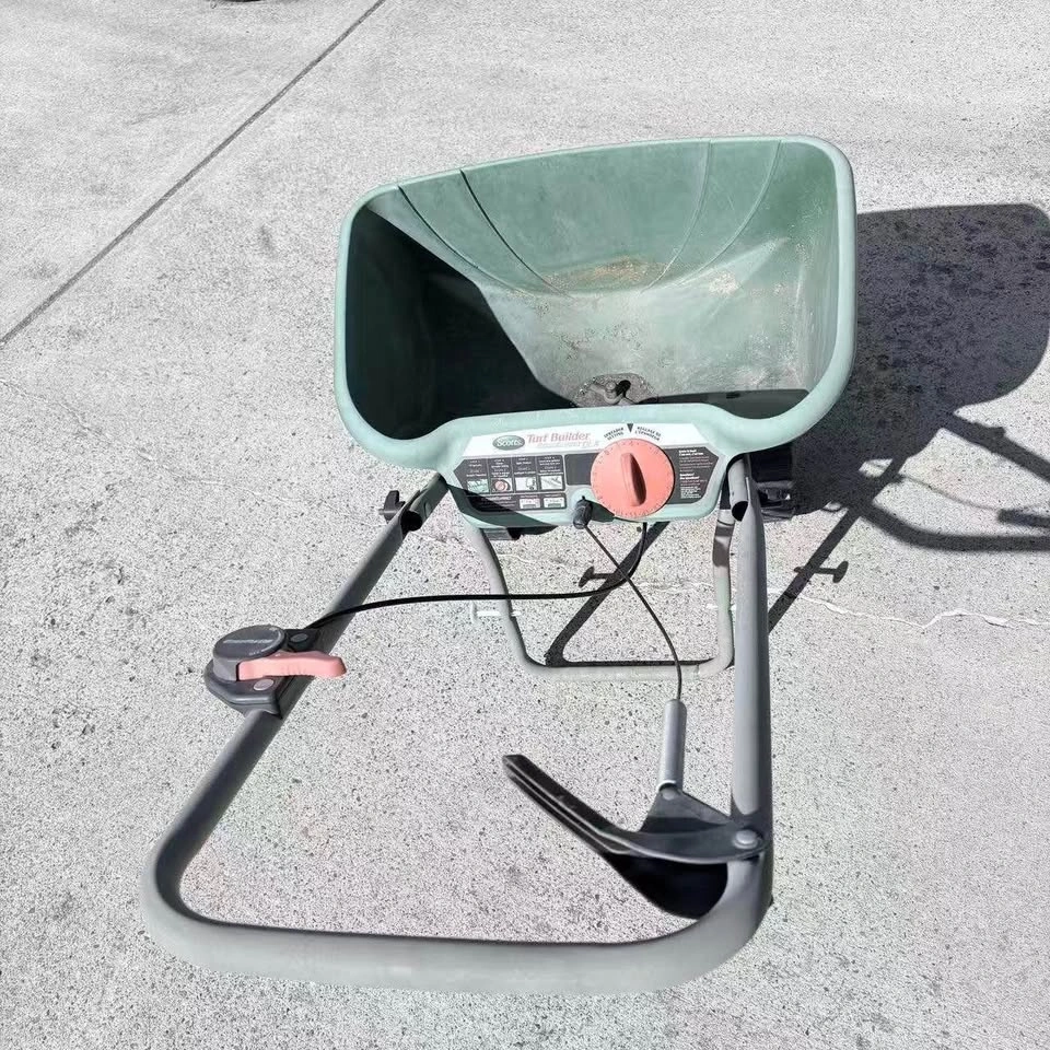 Scotts Turf Builder EdgeGuard DLX Lawn Spreader - photo 3