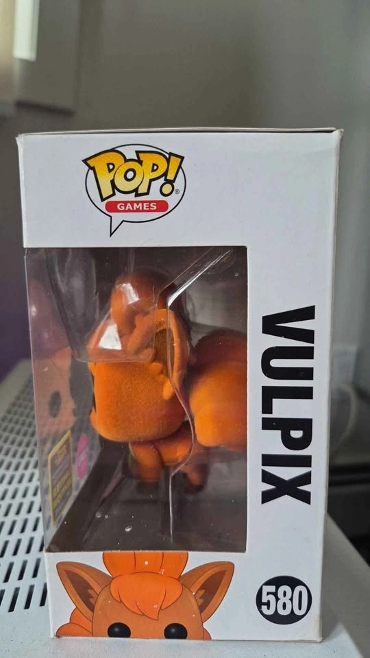 Funko Pop! Pokémon Vulpix 580 Flocked 2020 Summer Convention Exc - photo 2