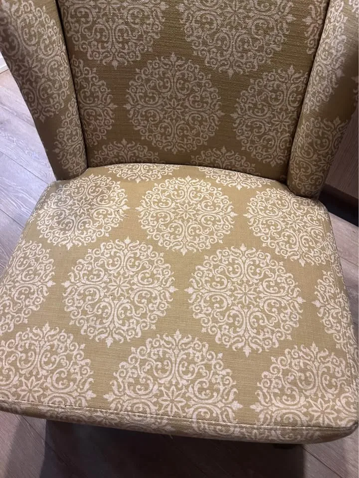 Accent /Arm Chair - Damask Pattern image indicator(3)