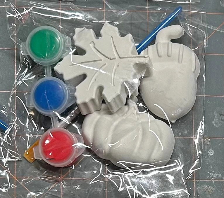 Halloween Paint your own plaster kit