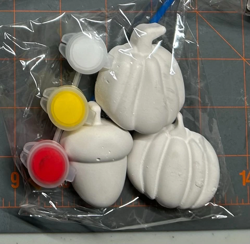 Halloween Paint your own plaster kit - photo 2