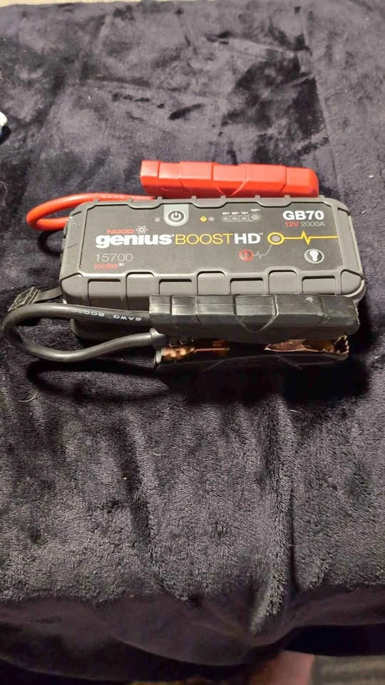 NOCO GB70 Boost HD Booster Pack/Jump Starter, 2000-Amp, 12V