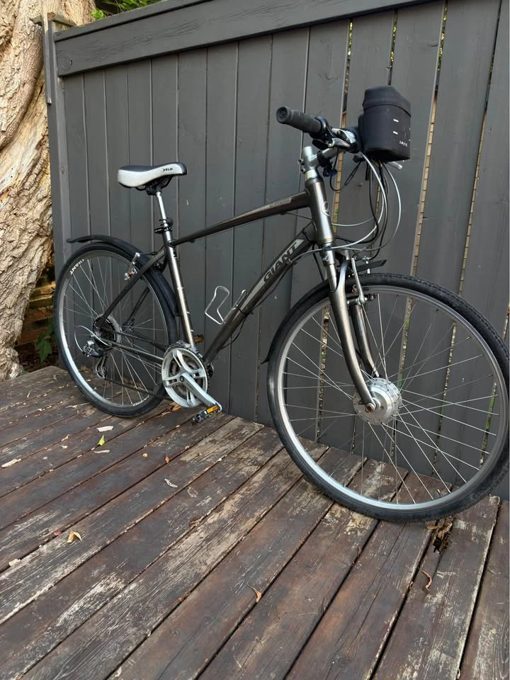Giant hybrid with Swytch E-bike kit - photo 2