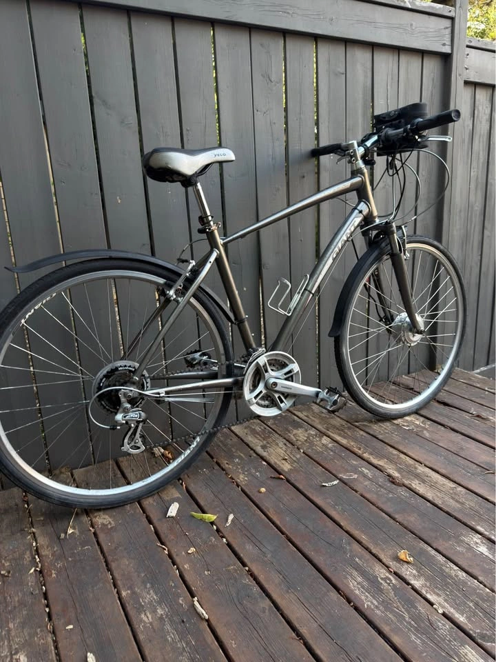Giant hybrid with Swytch E-bike kit - photo 3