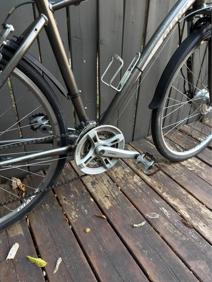 Giant hybrid with Swytch E-bike kit - photo 5