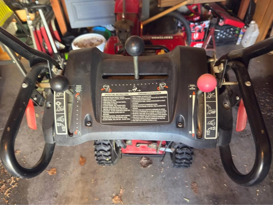 Craftsman 27" snowblower - photo 3
