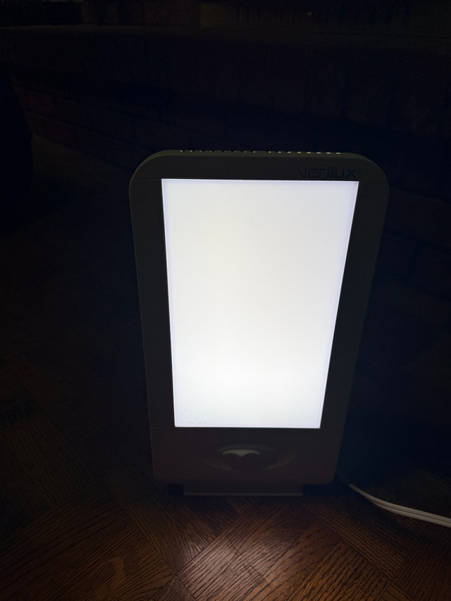 Verilux HappyLight VT15 – Light Therapy Lamp - photo 4