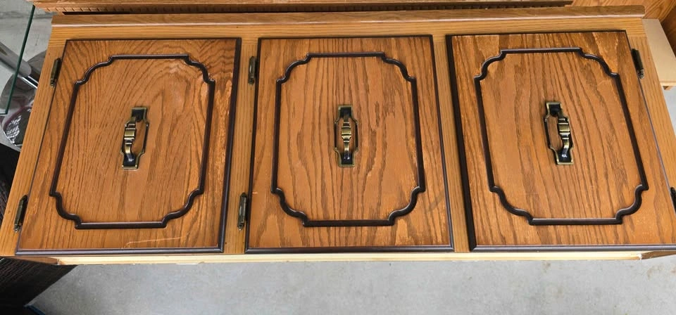Vintage 3-Door Wooden Wall Cabinet – 50" Wide – Retro Oak Style - photo 3