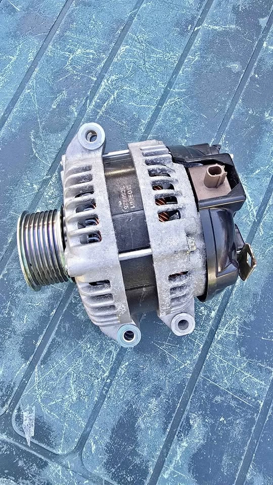 11604 Alternator Honda Civic / CR-V / Acura ILX 2.4L – AS IS