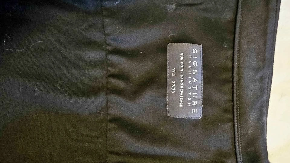 Signature Carrington Black Non-Iron Dress Shirt Size 17.5 37/38
