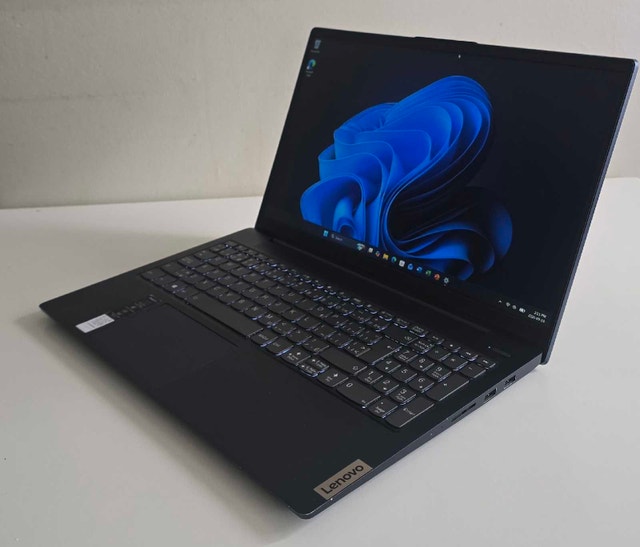 Lenovo IdeaPad 5 16GB Ram Ryzen 7 Excellent Battery Health - photo 2