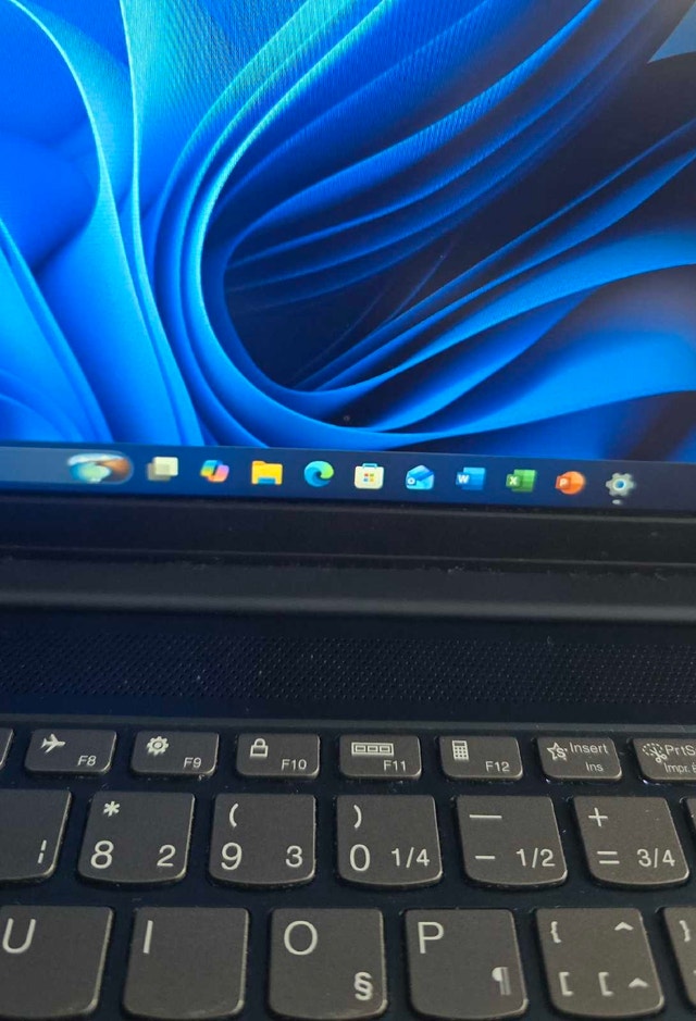 Lenovo IdeaPad 5 16GB Ram Ryzen 7 Excellent Battery Health - photo 5