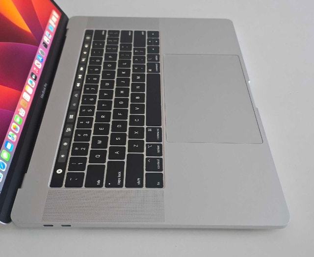 MacBook Pro 15-inch Touchbar i7 16GB RAM 512GB SSD - photo 4