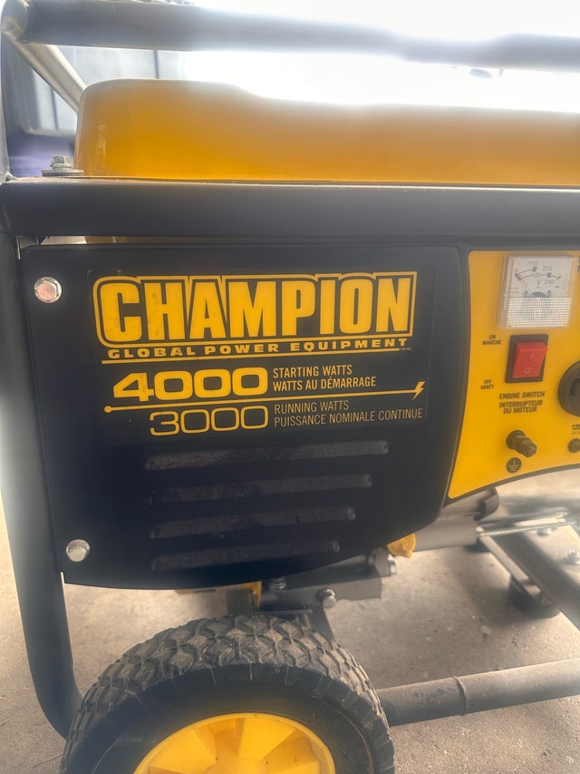 Champion 4000/3000 Watt Generator - photo 2