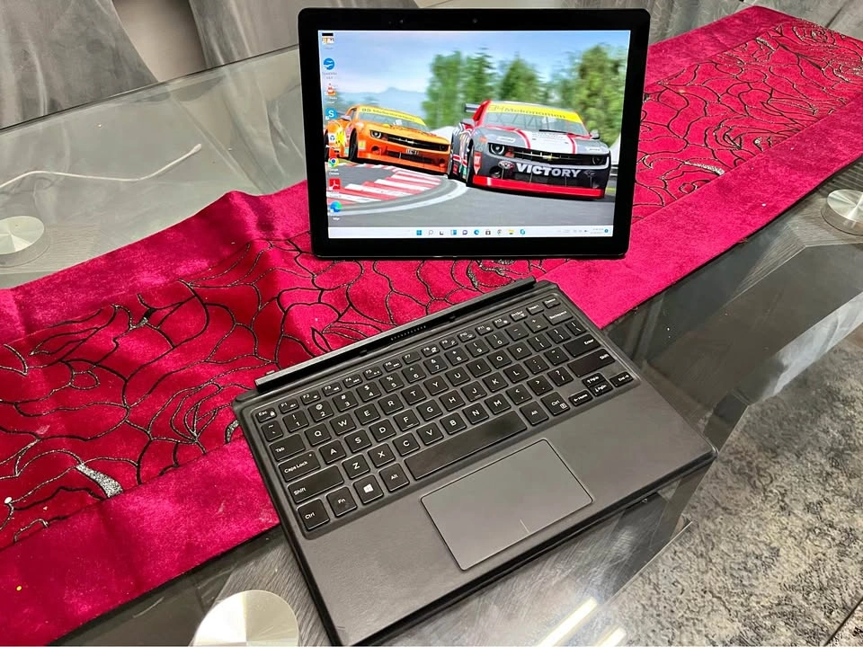 Dell TouchScreen i7 16GB RAM 512GB SSD 2-in-1 Laptop