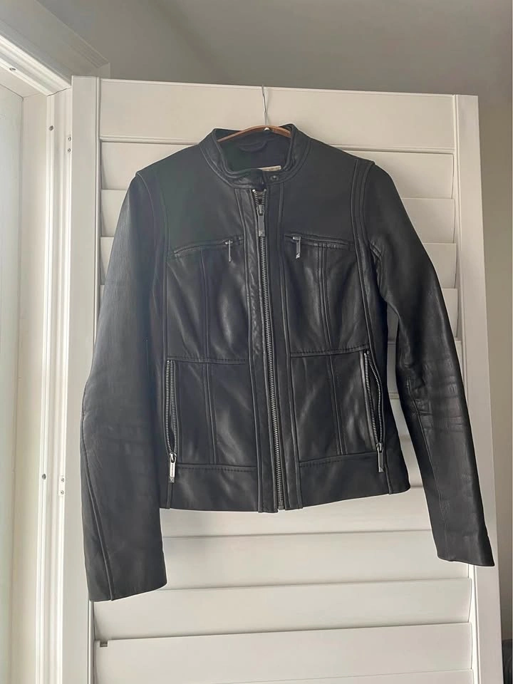 Michael Kors Short Leather Jacket Women’s sz xs