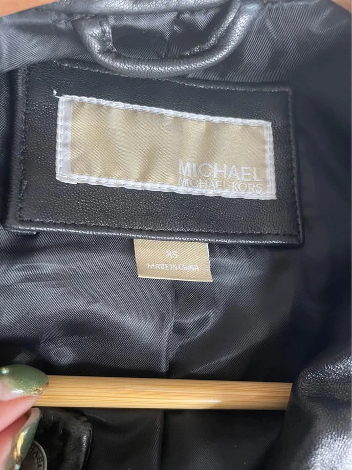 Michael Kors Short Leather Jacket Women’s sz xs - photo 3