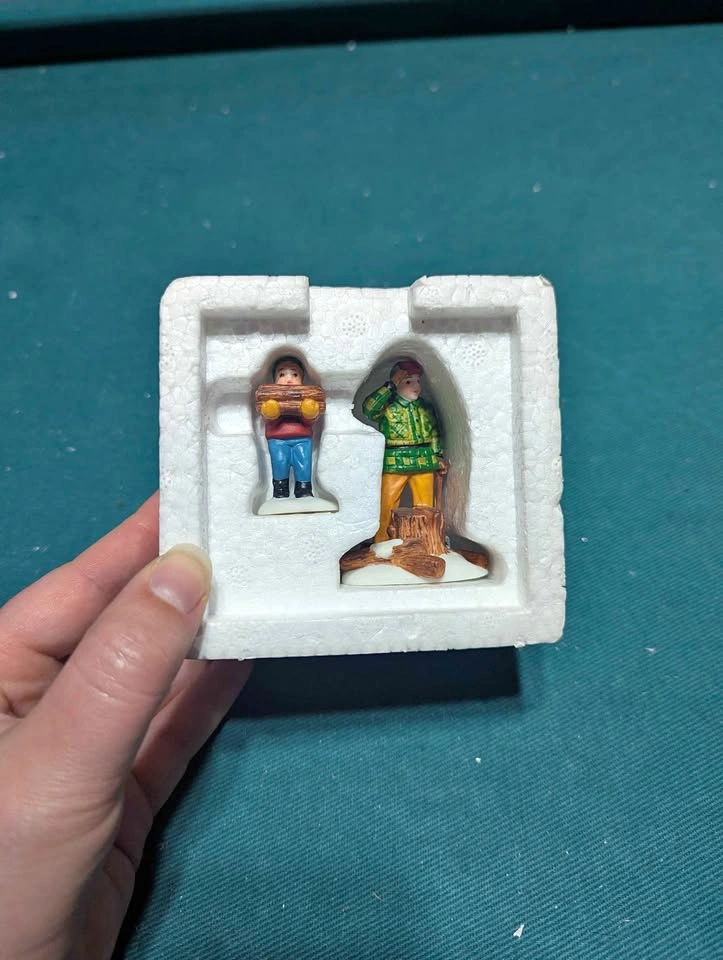 Department 56 - The Heritage Village - Wood Cutter And Son