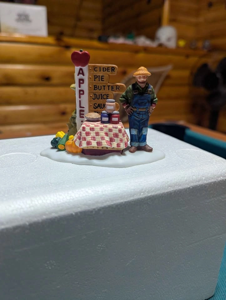 Dept 56 - New England Village - Farmer's Market - photo 5