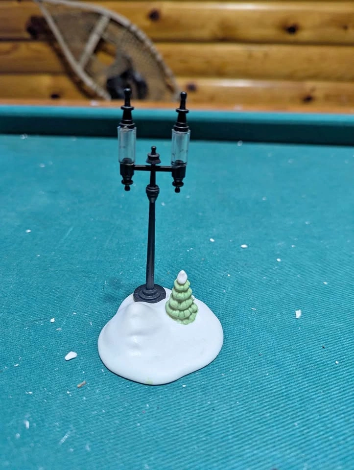 Department 56 - The Heritage Village Collection - Lamplighter Ac