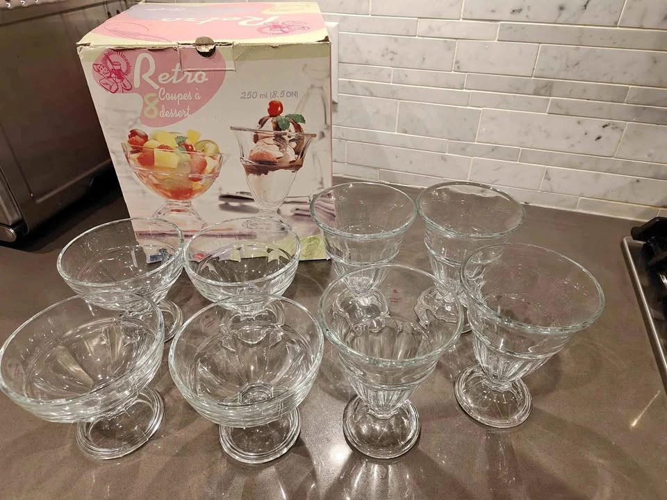8 x dessert coupes