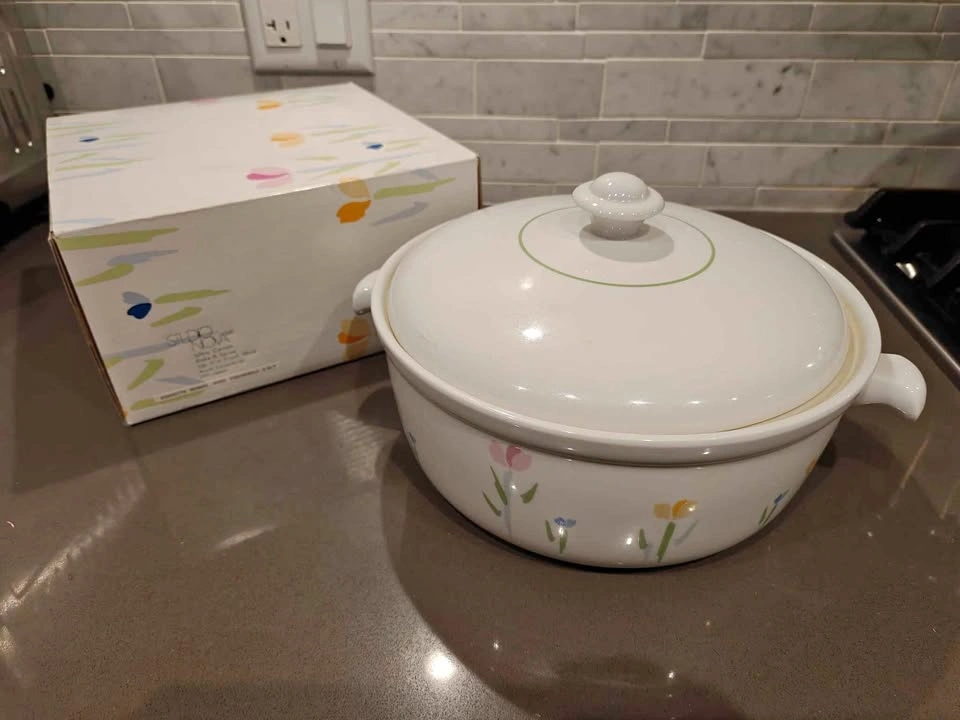 Nova "Fresh Mint" Ultra Ceram Bake & Serve covered casserole dis