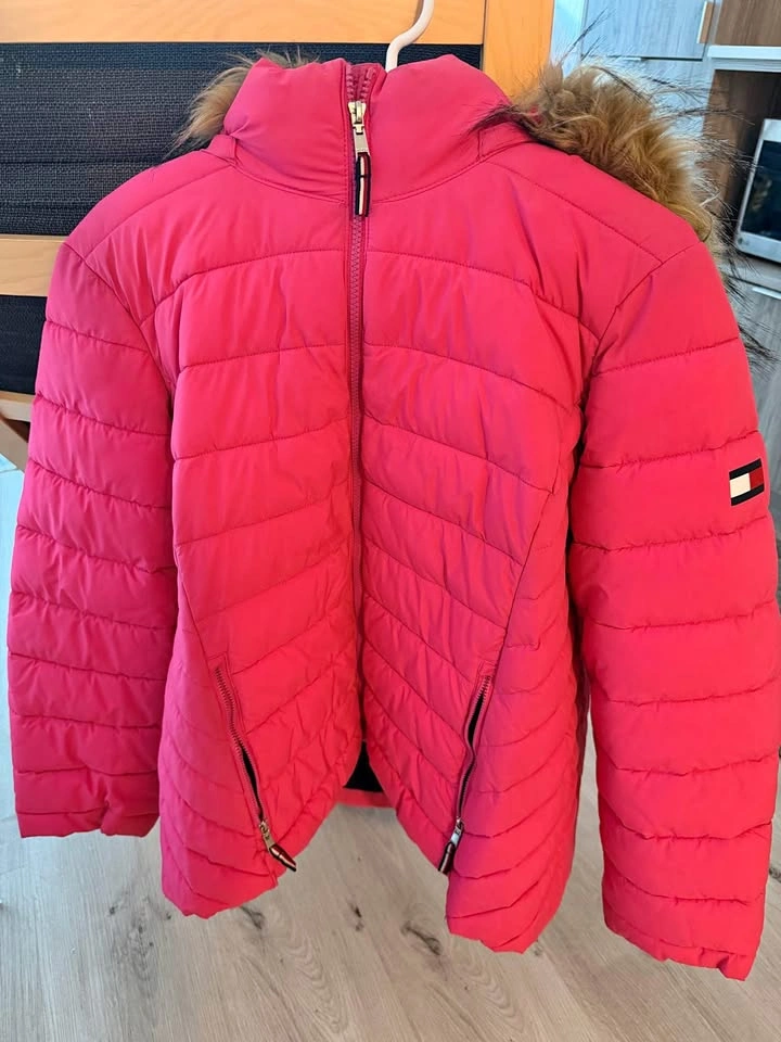 2 Puffer jackets