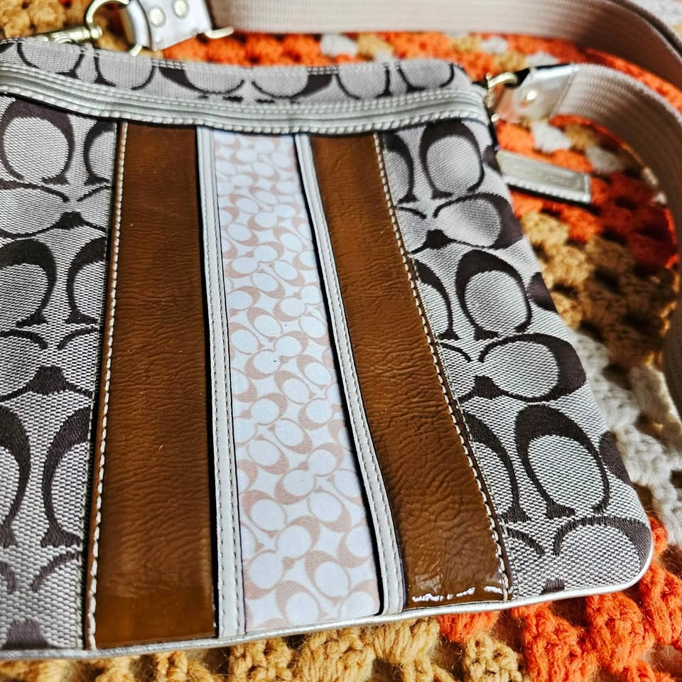 Y2K Coach 2007 Signature Stripe Crossbody Bag Brown Tan - photo 4