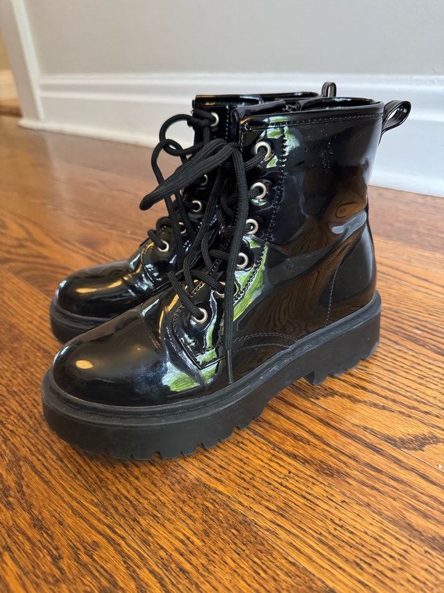 Steve Madden Patent Leather Boot US 2 Girls - photo 2