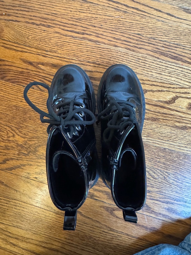 Steve Madden Patent Leather Boot US 2 Girls - photo 4