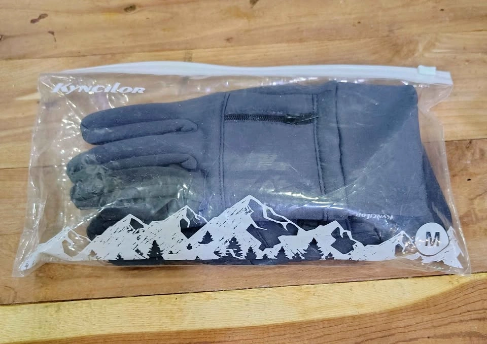BRAND NEW WOMENS MEDIUM WINTER GLOVES - photo 4