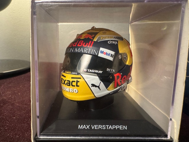 BNIB 1/5 scale replica helmet Aston Martin Red Bull Racing - photo 2
