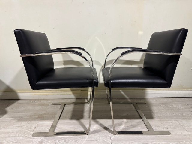 Mid century modern Knoll BRNO Arm Chairs