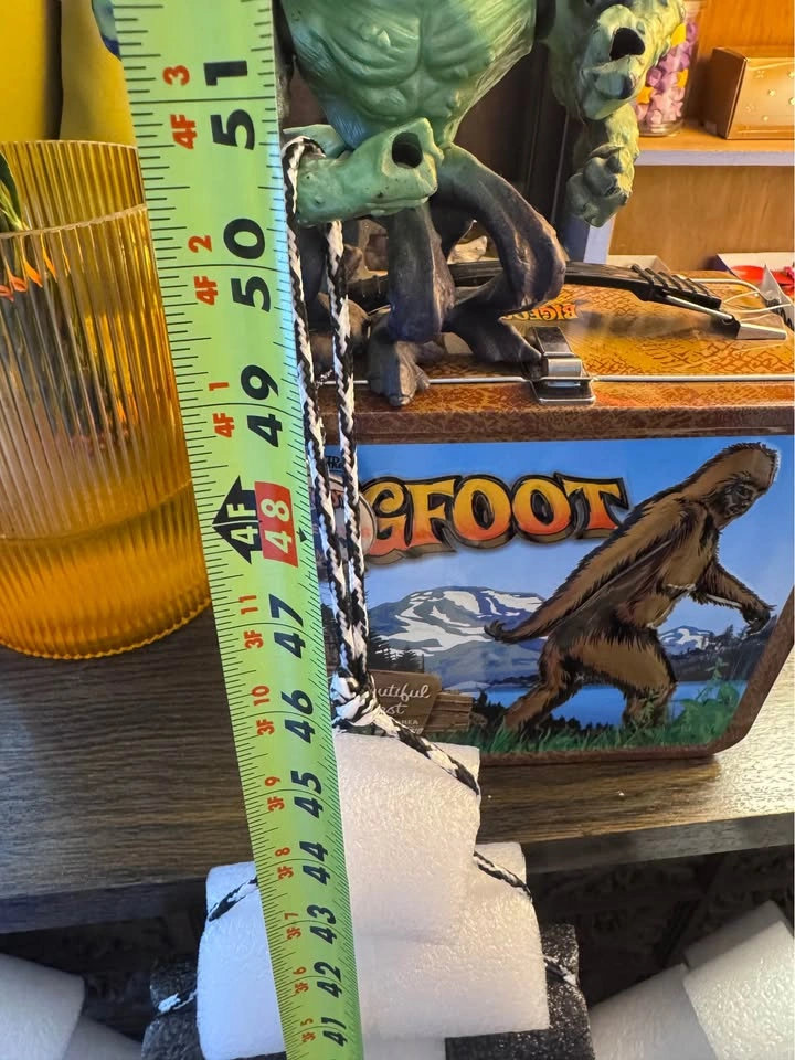 Huge White Lizard 'Keychain' - photo 4
